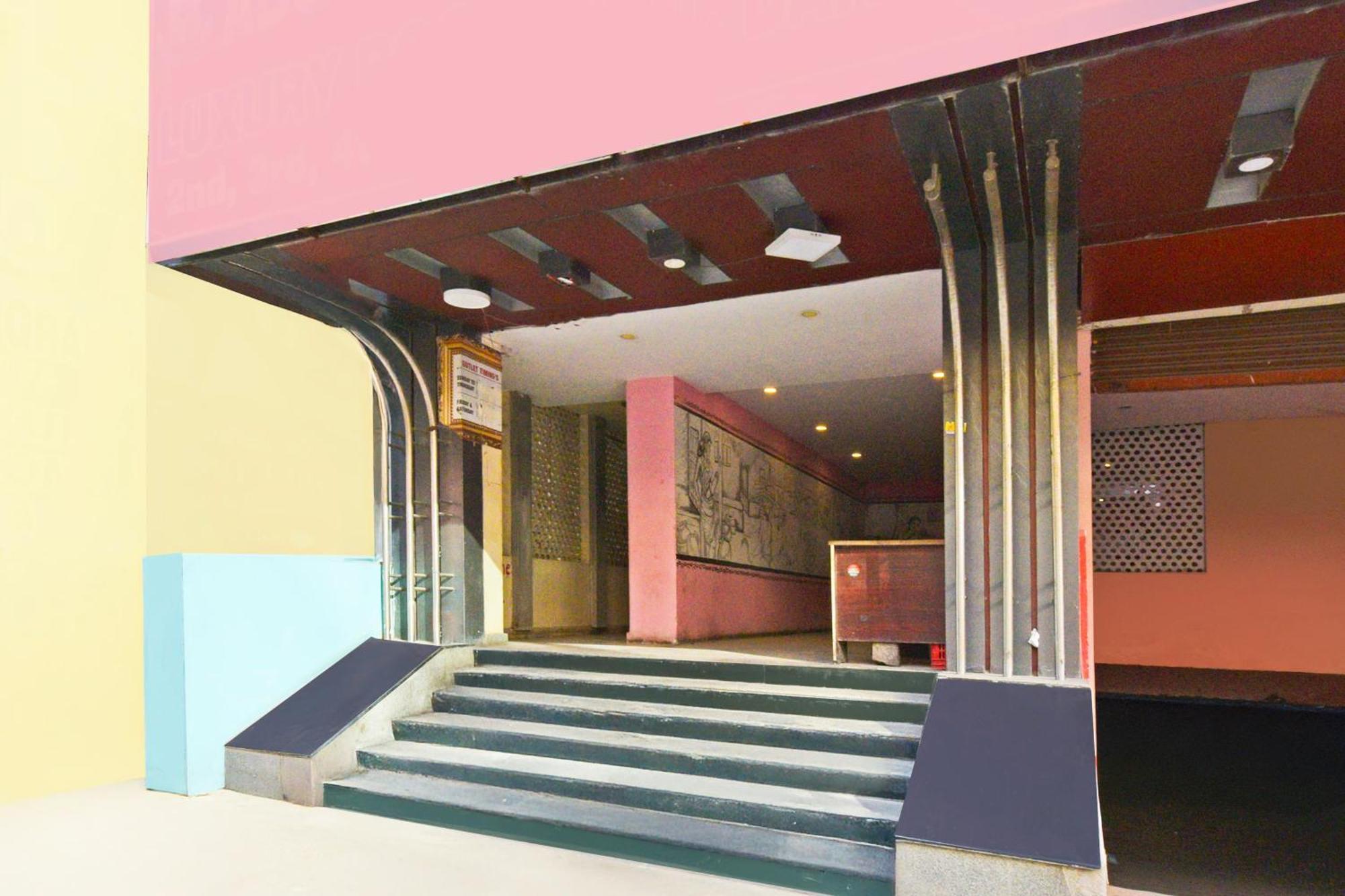 Super Townhouse Ameerpet Balkampet Road Hajdarábád Exteriér fotografie