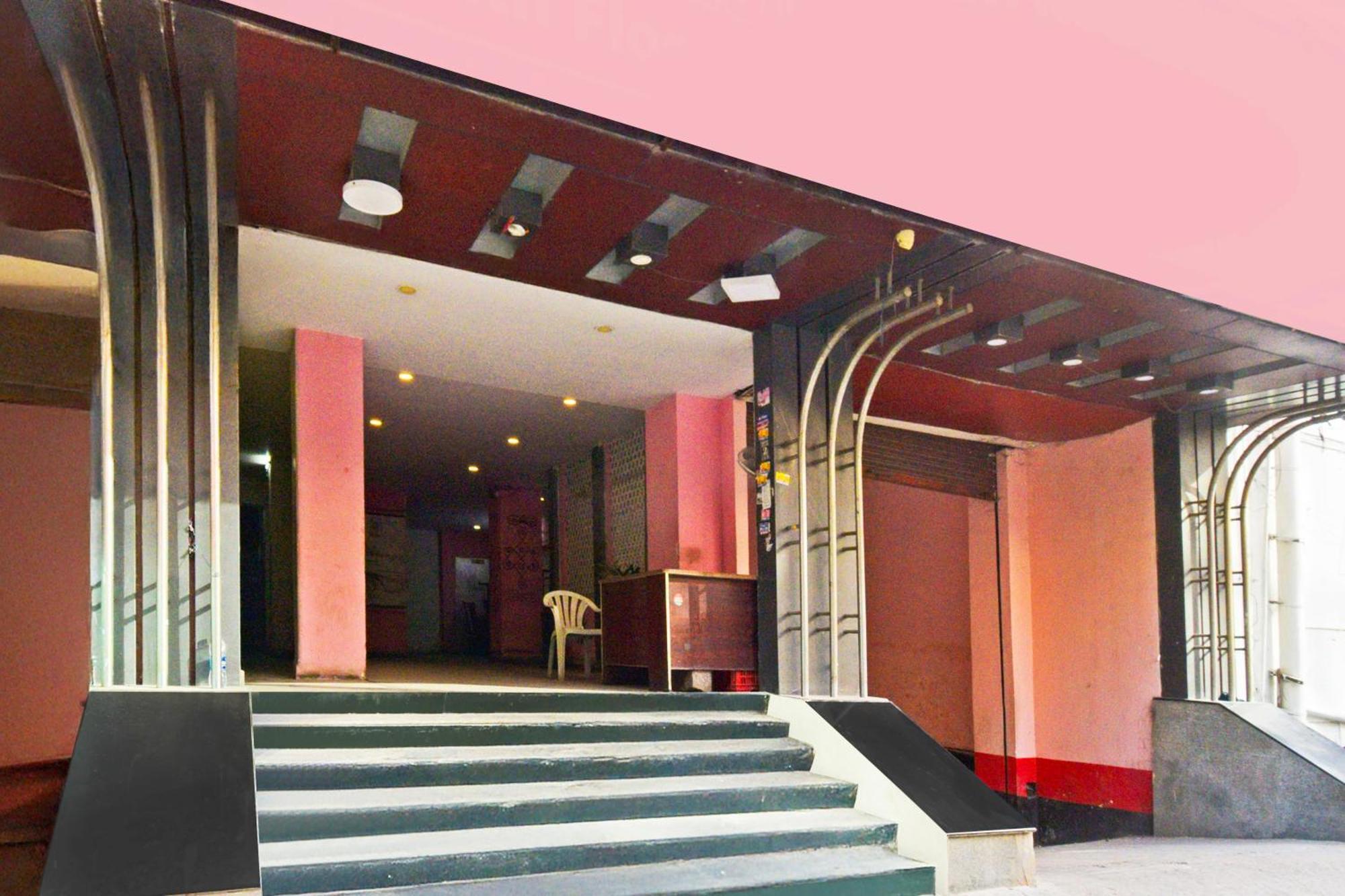 Super Townhouse Ameerpet Balkampet Road Hajdarábád Exteriér fotografie