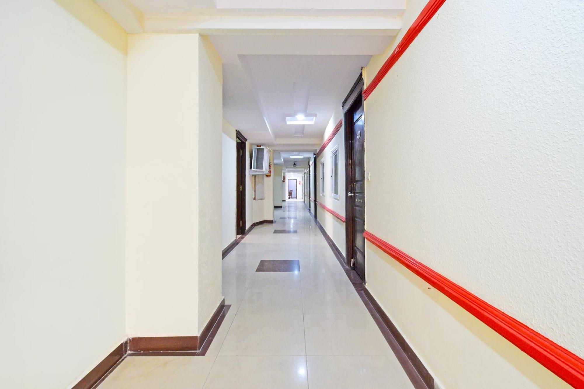 Super Townhouse Ameerpet Balkampet Road Hajdarábád Exteriér fotografie