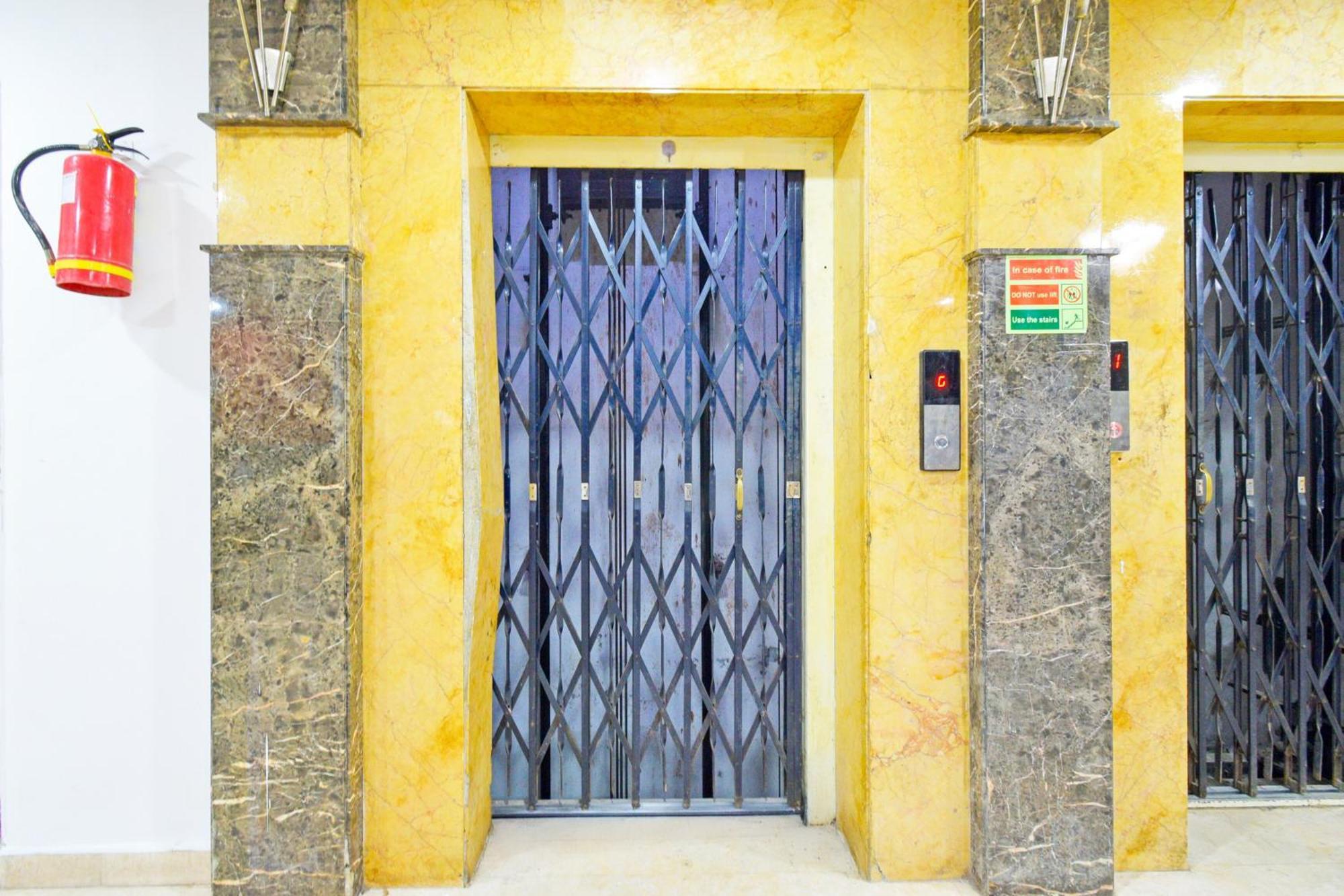 Super Townhouse Ameerpet Balkampet Road Hajdarábád Exteriér fotografie