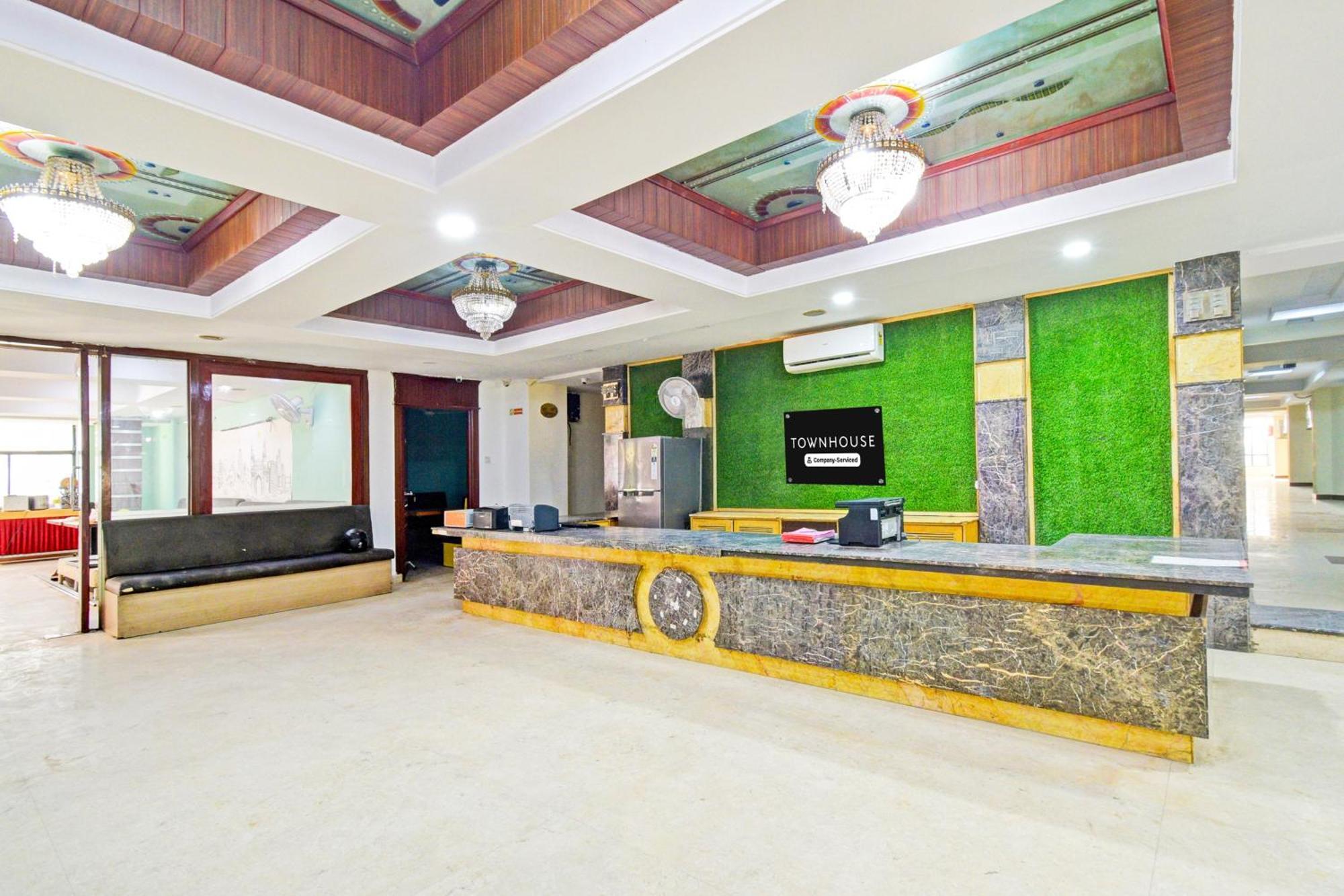 Super Townhouse Ameerpet Balkampet Road Hajdarábád Exteriér fotografie
